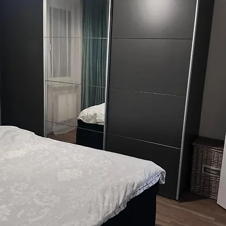 Am See/ Mit Einem Schlafzimmer, Kuche & Balkon 드레스덴